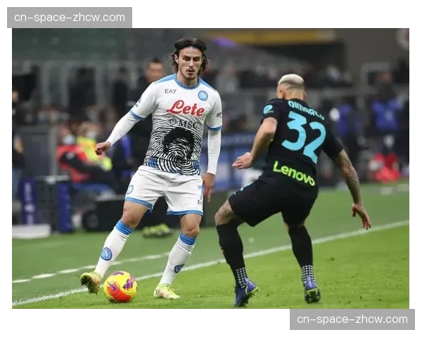 战报:国际米兰3-1击败那不勒斯,将领先优势扩大到8分 战报:国际米兰3-1击败那不勒斯,将领先优势扩大到8分